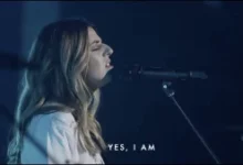 DOWNLOAD Brooke Ligertwood - Santa Cena MP3